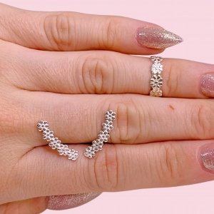 Conjunto Anillo Margaritas para media falange y Aros trepador cinco flores de Plata 925